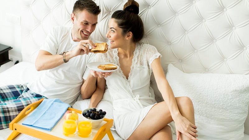 The 7 Sweetest, Most Romantic Things Your Boyfriend Does ...