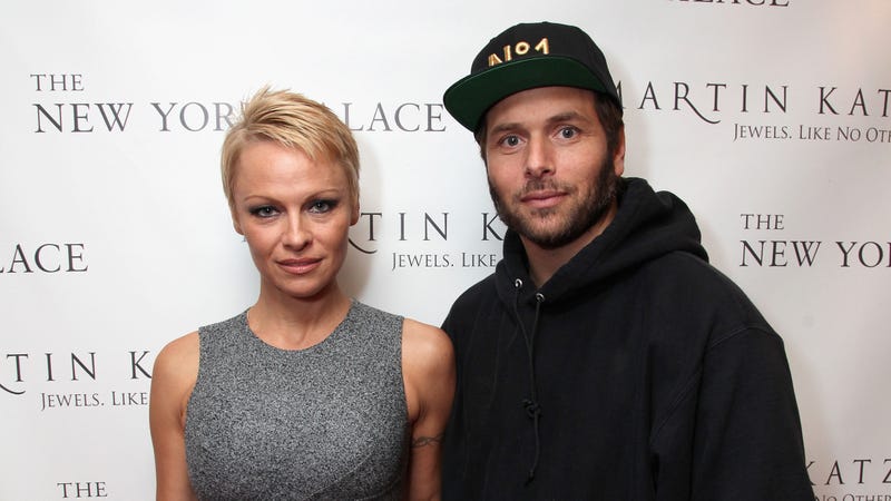 Illustration for article titled Pamela Anderson Files for Divorce from Rick Salomon...Again