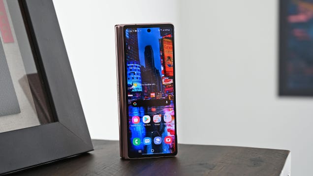 Samsung’s ‘Buy and Try’ Program Lets You Take Its Foldable Phones for a 100-Day Test Drive
