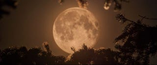 Illustration for article titled Shooting Challenge: Super Duper Moon