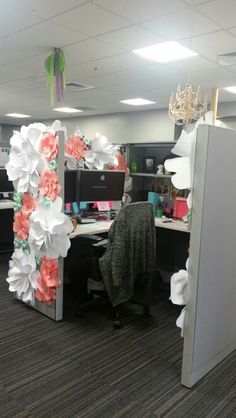 Illustration for article titled DIY Crafts Help? Cubicle Edition