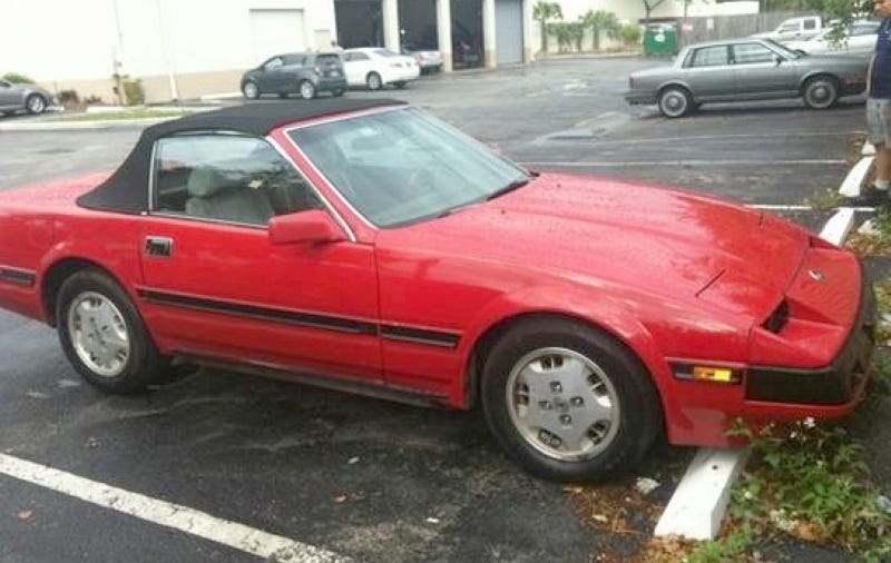 Illustration for article titled This Custom 1985 Nissan 300ZX Lets It All Hang Out for $1,900.