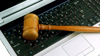 Illustration for article titled Juror Sends Defendant Encouraging Facebook Message During Deliberations