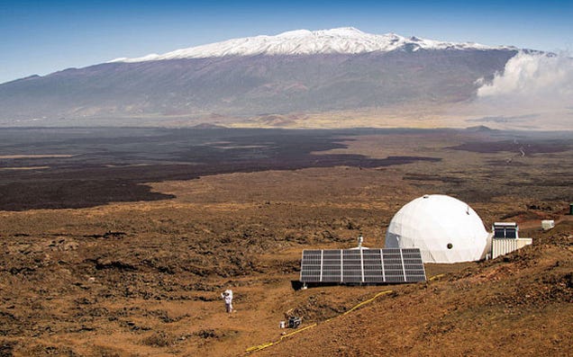 NASA Just Sealed Six People In a Dome For a Year to Practice Mars