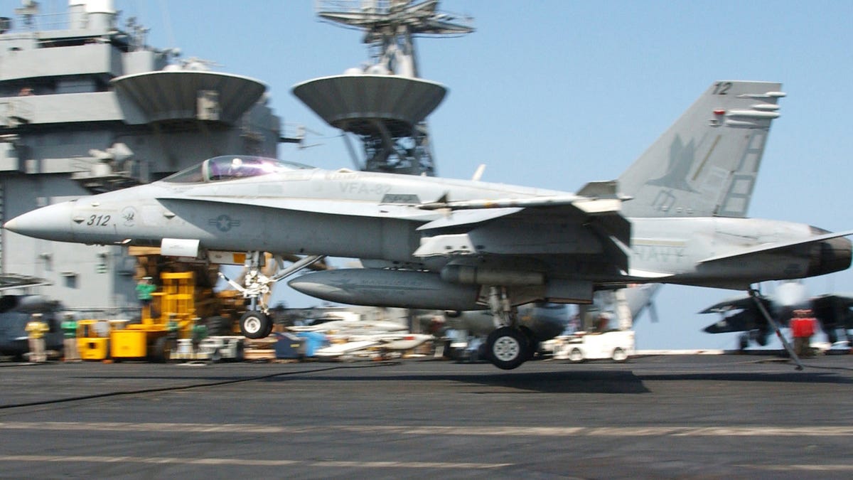 f18 carrier landing mission escorte