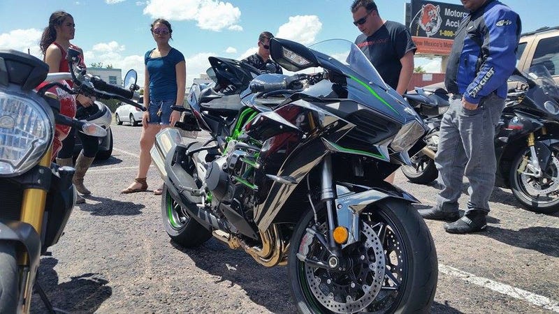 Illustration for article titled Saw a Kawasaki H2 today