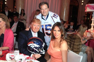Illustration for article titled Donald Trump Has To Give Up Autographed Tim Tebow Gear He Bought With Charity Money. Sad!