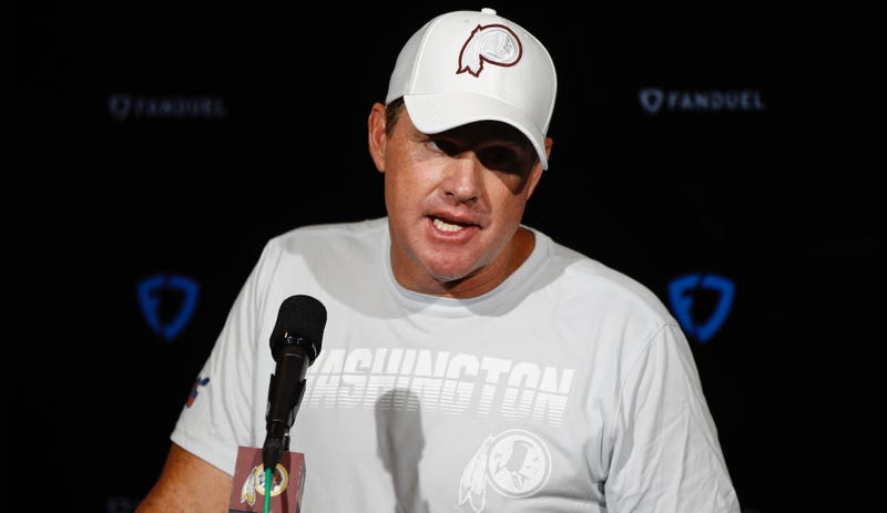 Illustration for article titled Jay Gruden's Players Are Pissed After He Inexplicably Made Adrian Peterson A Healthy Scratch