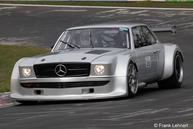 Illustration for article titled Super strange but super cool: Mercedes 450 SL Ringtool.