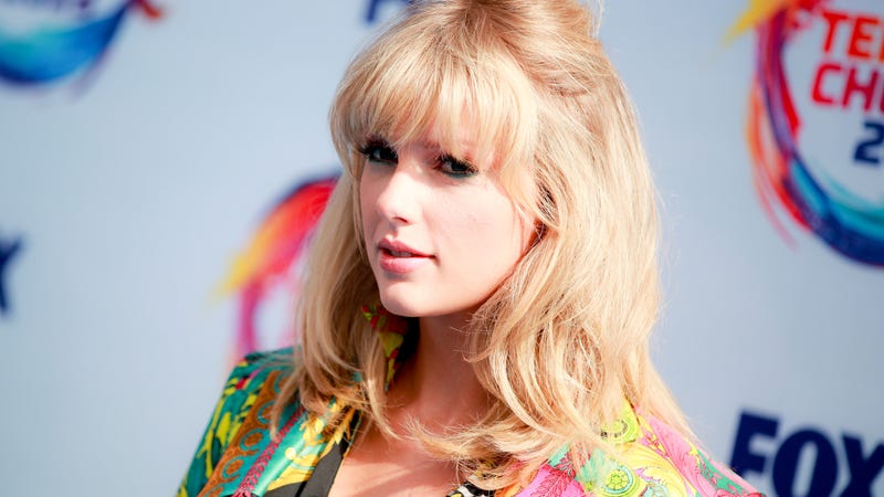 Illustration for article titled Taylor Swift Has Already Toppled A Star Is Born