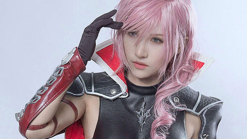 Spectacular Final Fantasy Cosplay Looks Like A Screenshot