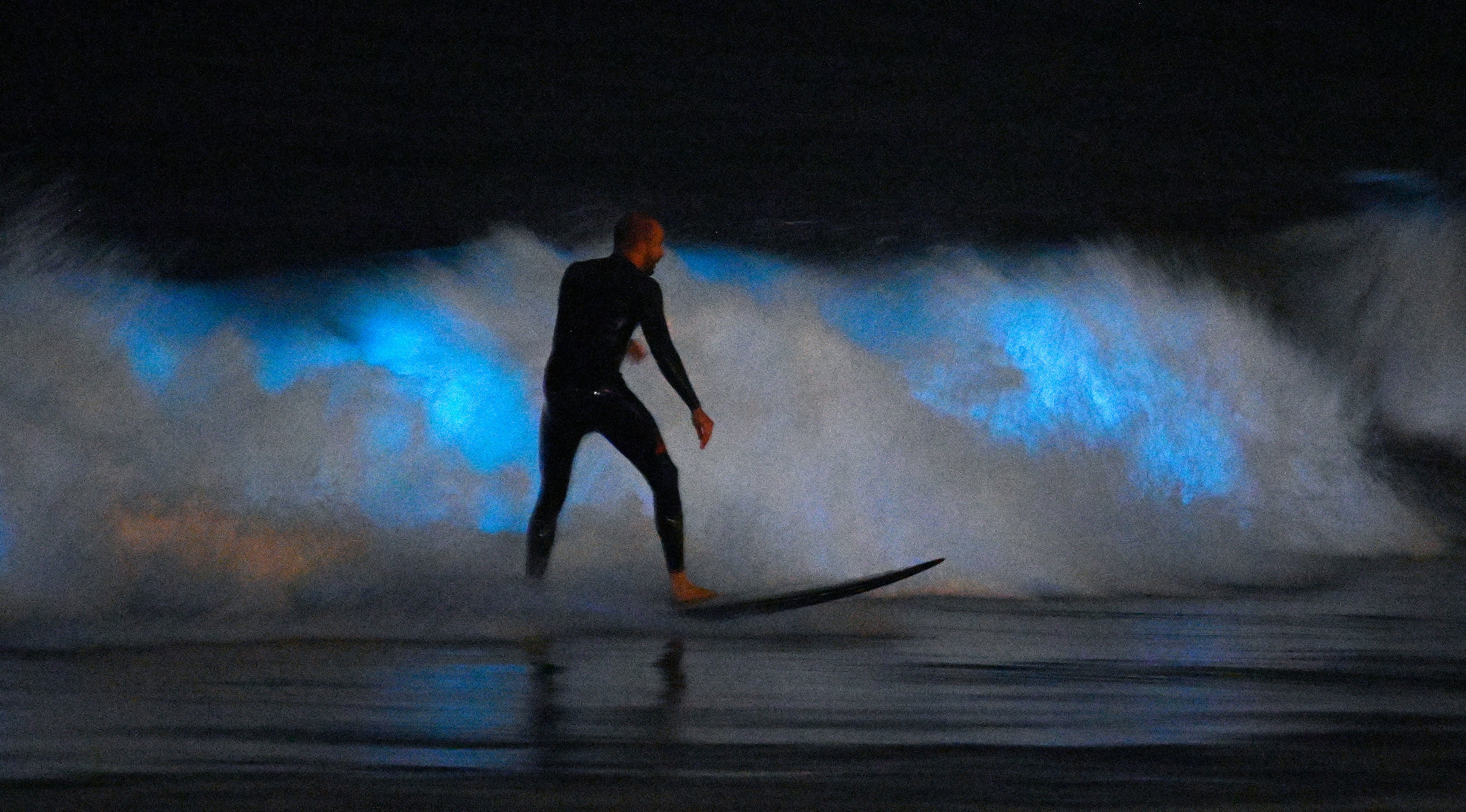 Серфинг биолюминесцентный