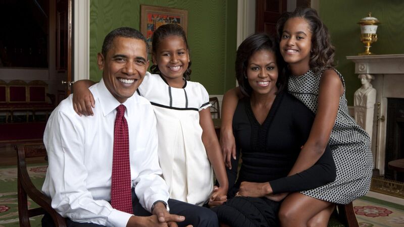 Illustration for article titled Better Than Sears: Annie Liebovitz Snaps First Family Portrait