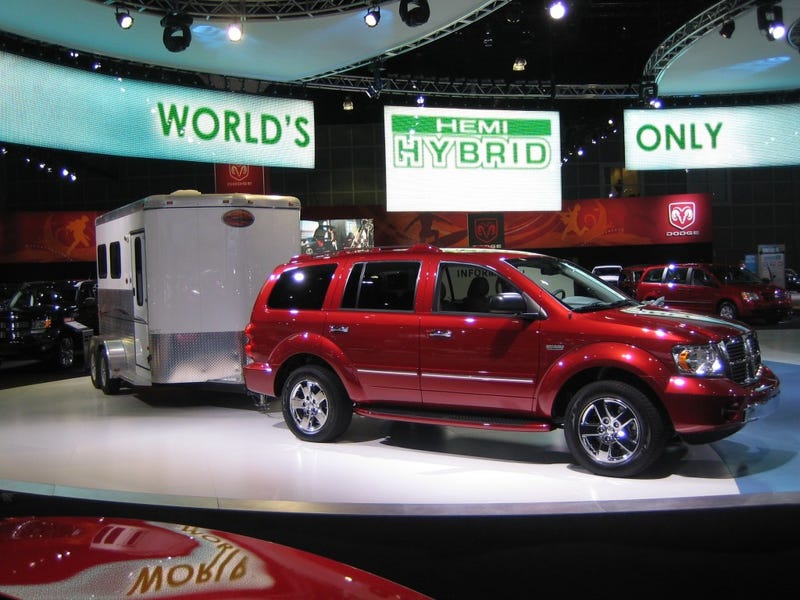 Illustration for article titled The Lamentable Fate Of The Full-Size Hybrid SUV