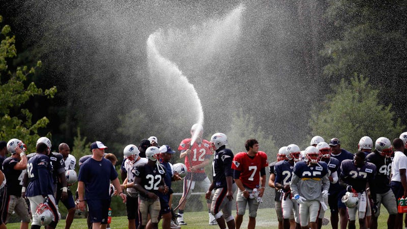 Patriots apologize after charging fans for tap water