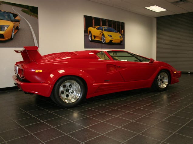 Delivery Driver Wrecks Mario Andretti's Rare Lamborghini Countach