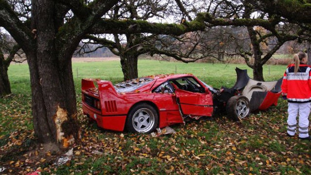 Ferrari F40 crash pictures are painful to look at