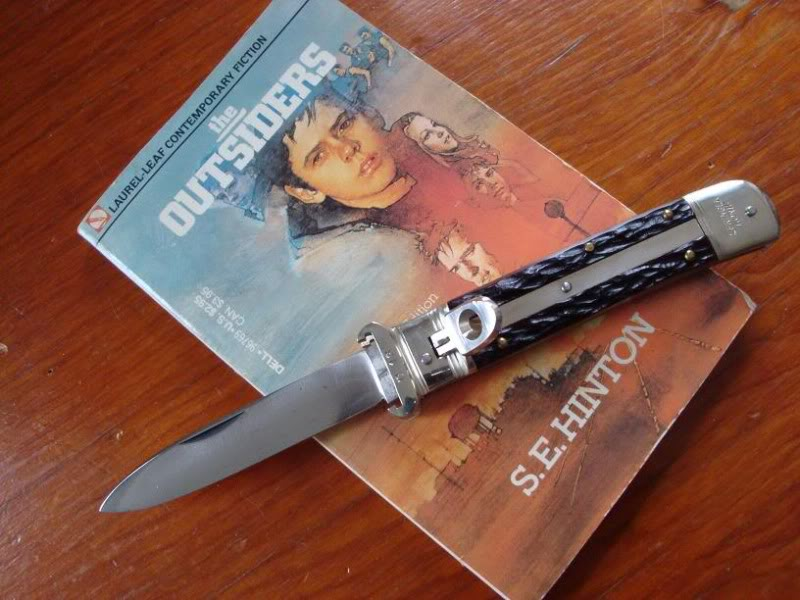 two bits switchblade