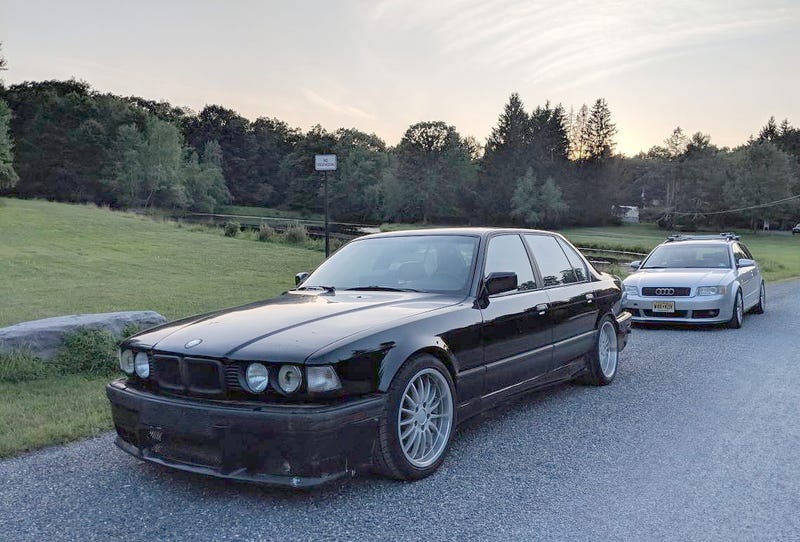 Illustration for article titled At $6,500, Are You Bold Enough to Buy This Blown 1988 BMW 750iL?