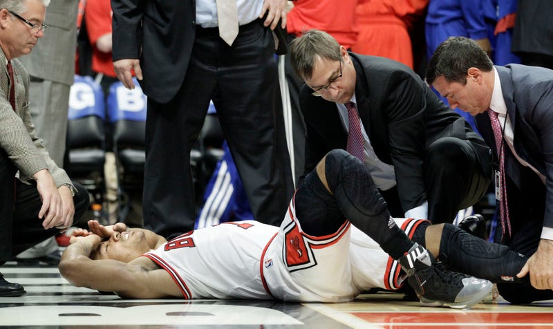 Illustration for article titled Video Of Derrick Rose's Injury Makes Derrick Rose Cry