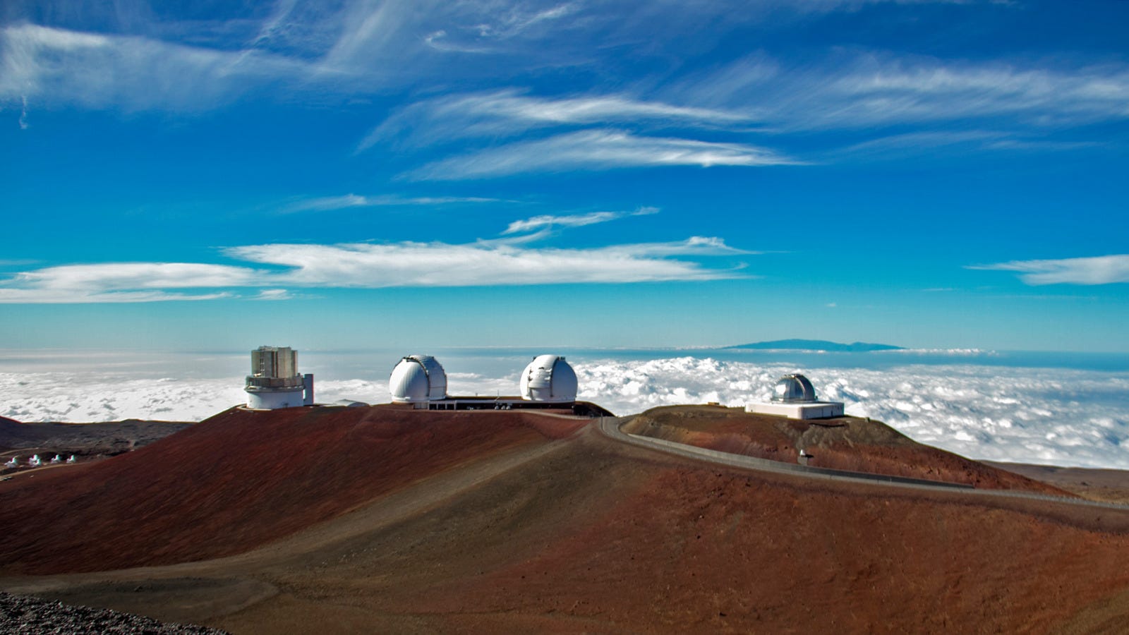In Hawaii Distant Galaxies Confront Indigenous Lands In