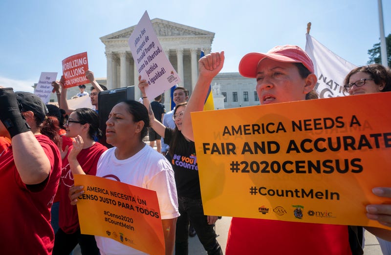 Illustration for article titled SCOTUS Blocks Census Citizenship Question, but Rules Political Gerrymandering Constitutional
