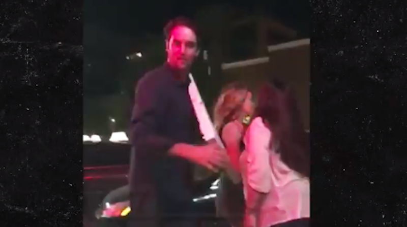 Illustration for article titled Brock Osweiler Gets Into Physical Altercation While Holding Pizza