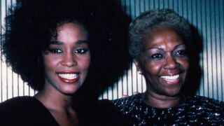Late singer Whitney Houston and her mother, singer Cissy Houston (Getty)