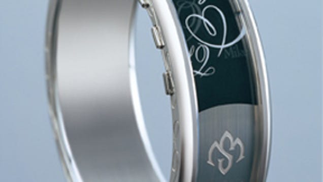 Seiko Spectrum Bracelet Watch Uses E-Ink, Looks Scary Cool