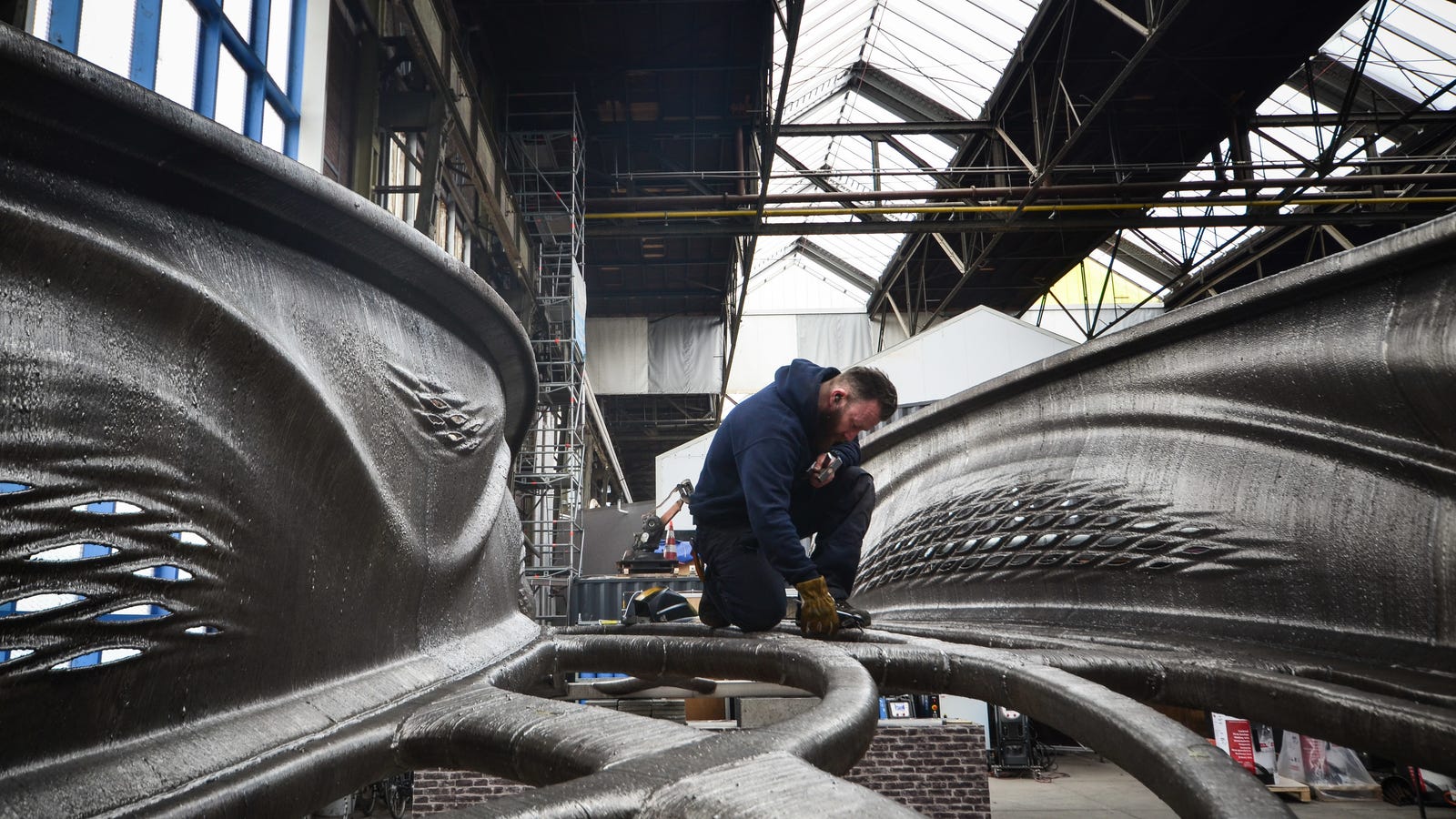 The First 3D-Printed Steel Bridge Looks Like It Broke Off an Alien ... - Hashmr9z56ogetcgnany