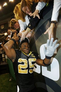 Illustration for article titled NFL Roundup: The Steamrolling Saints And Jets
