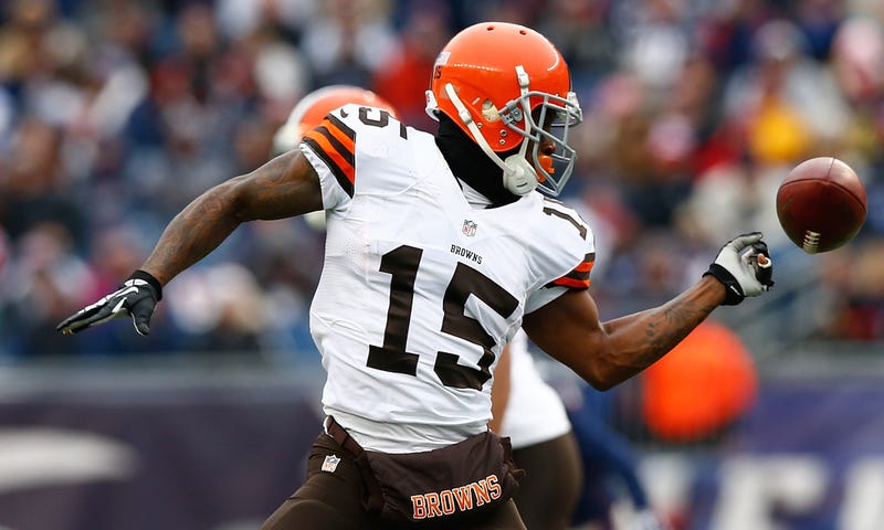 Illustration for article titled How Davone Bess's Career Collapsed In 12 Months