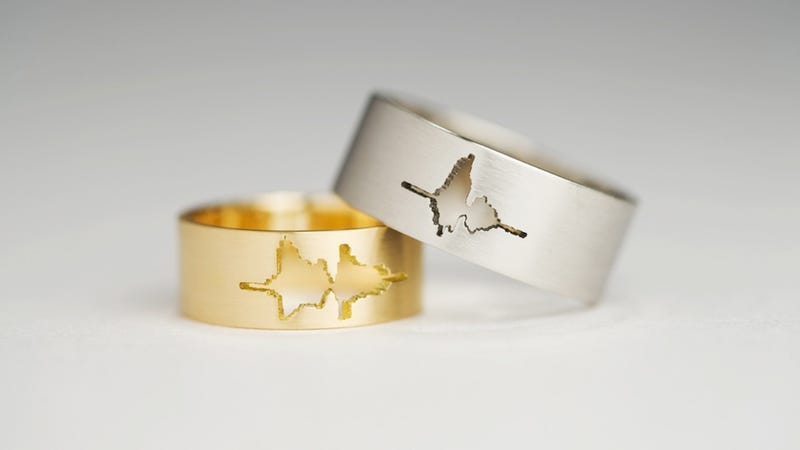 Illustration for article titled These waveform wedding rings are the geekiest thing you'll see today