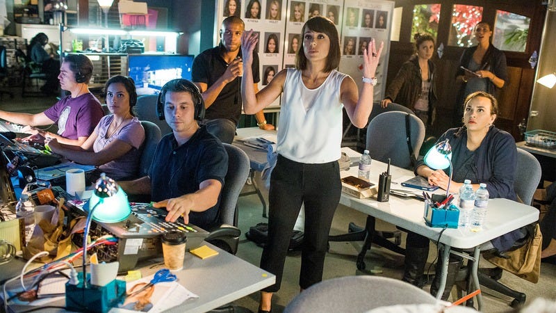 Quinn King (Constance Zimmer, center) begs her crew for better footage in a scene from UnREAL. (Photo: James Dittiger/Lifetime)