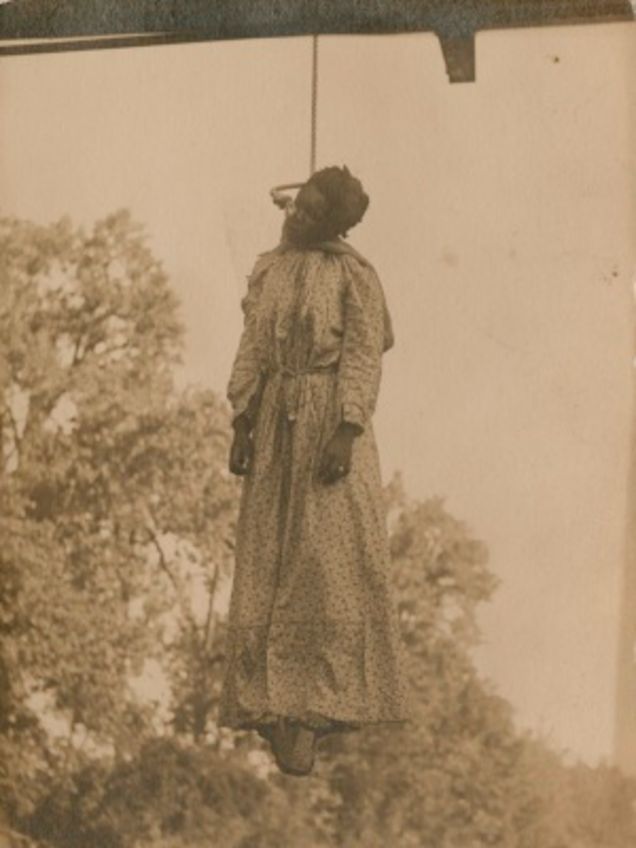 Illustration for article titled Without Sanctuary: Mementos of Lynching