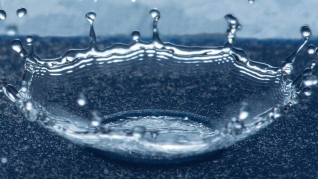 MIT Created a Better Rain-Deflecting Material That's Like a Force Field For Liquids