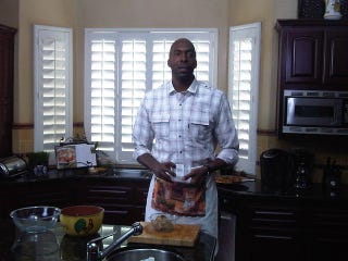 Illustration for article titled John Salley Story Corner: Picking Up Prostitutes In Hawaii