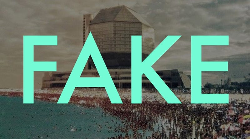 Illustration for article titled 86 Viral Images From 2014 That Were Totally Fake