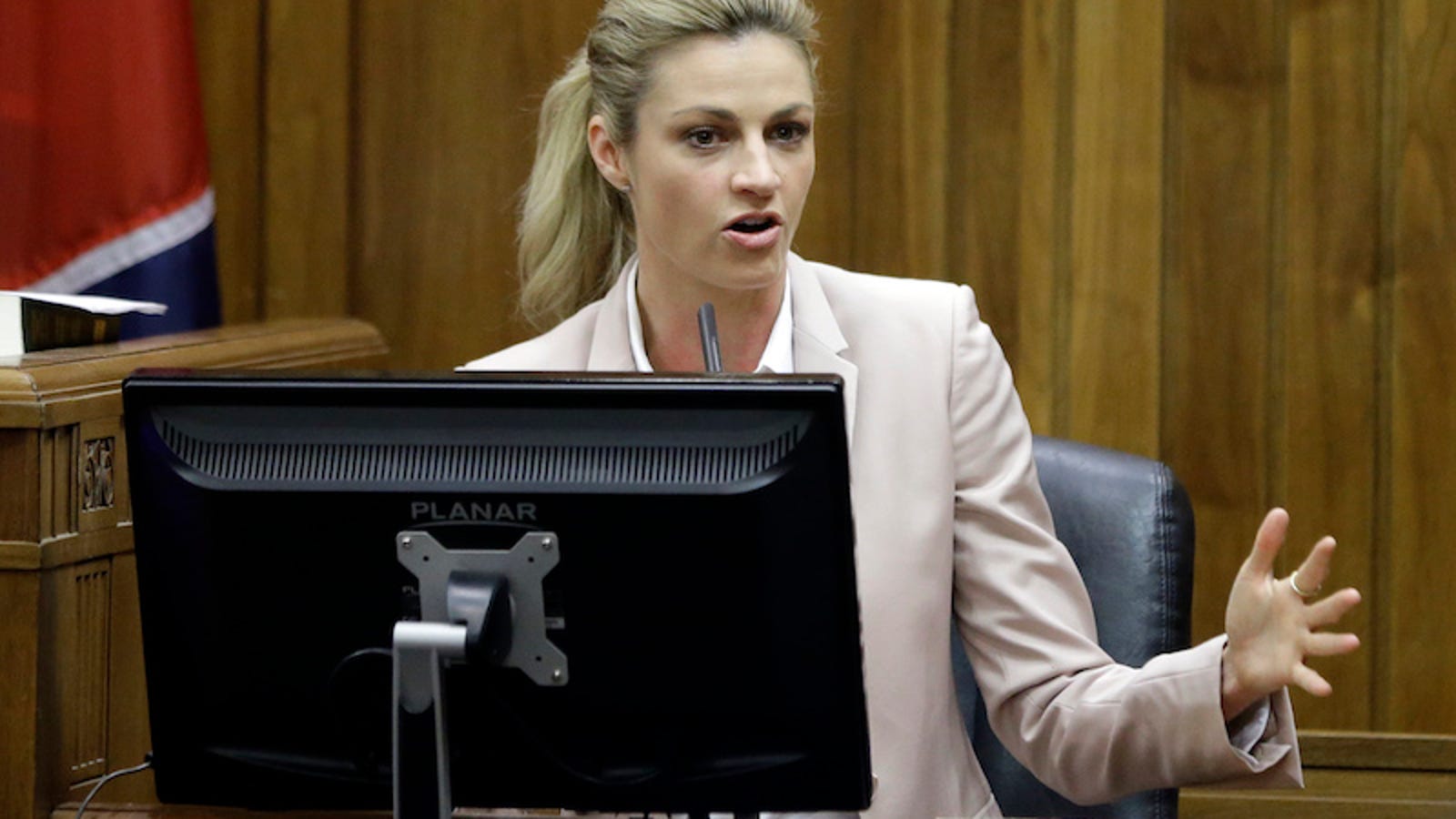 Erin Andrews accuses Marriott hotel of negligence after 