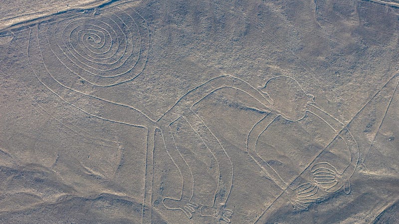 Illustration for article titled Un camionero se desvía de su ruta para no pagar un peaje y daña tres de las milenarias líneas de Nazca