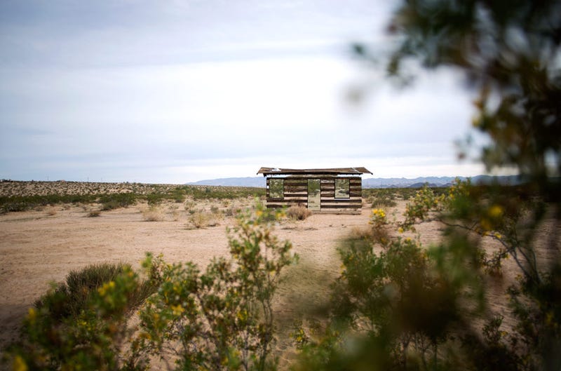 Illustration for article titled Can You Spot The 70-Year-Old Homesteader's Shack Hiding In The Desert?