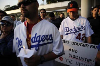 Illustration for article titled The Dodgers Decided It's Not A Good Idea To Sell Half-Priced Booze At Day Games