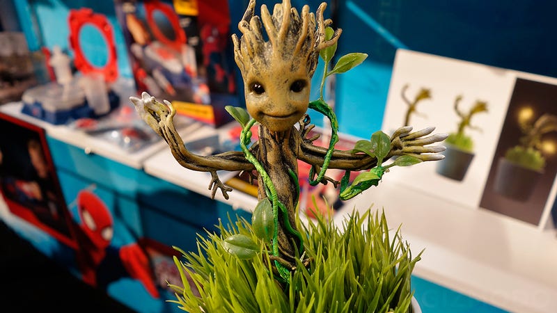 Illustration for article titled Aww, A Softly Glowing Baby Groot Is the Most Adorable Nightlight