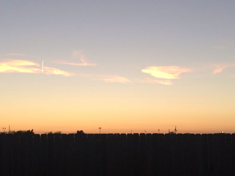 Illustration for article titled Here's a Beautiful Sunset From My Backyard...
