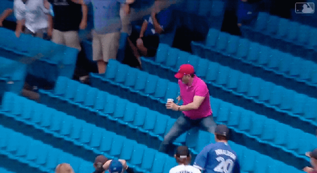 z7qfdqtupfenq5sy2p99.gif