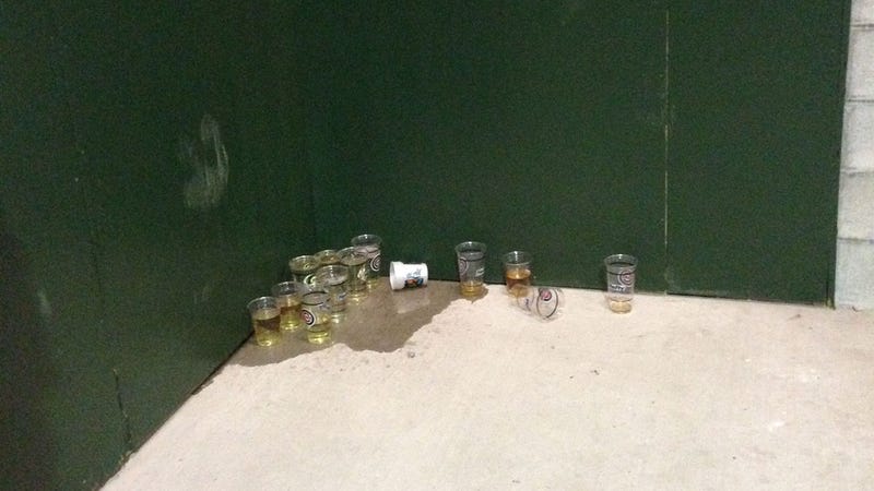 Illustration for article titled Fans At Wrigley Field Are Resorting To Peeing In Cups