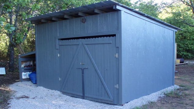 DIY Wood Pallet Garden Shed