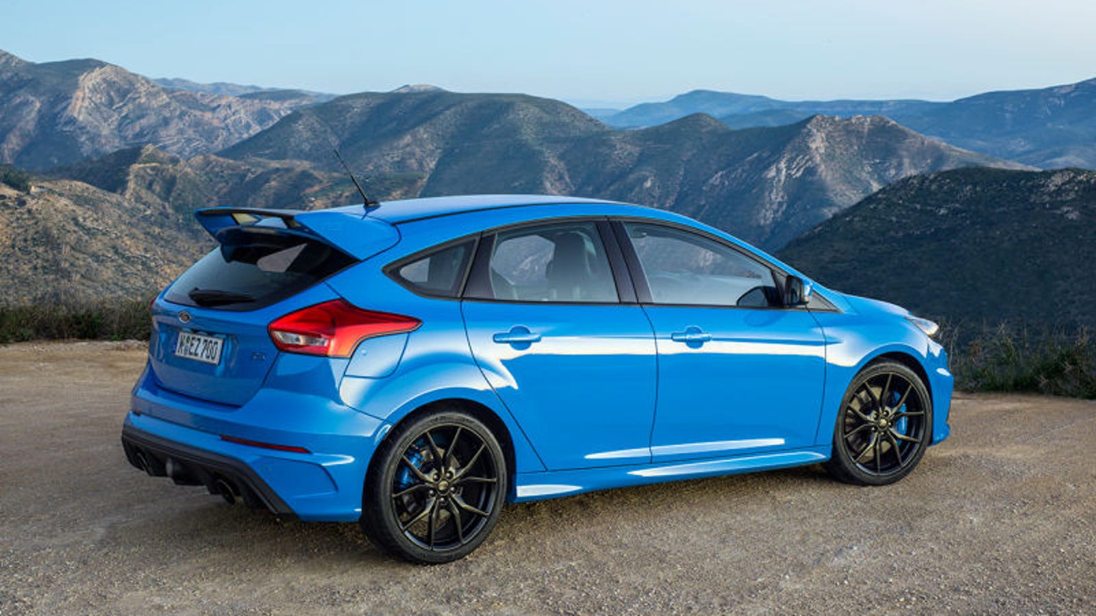 Autotrader Bot Writes a Kind of Poetic Ford Focus RS Ad