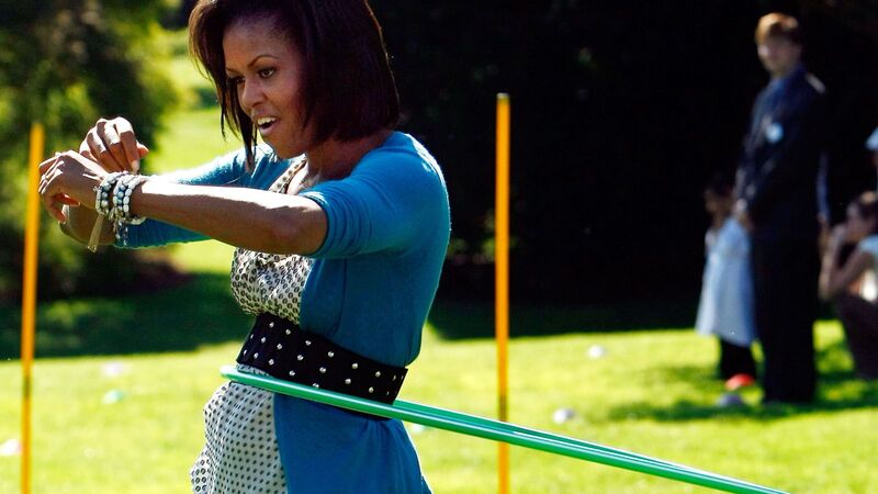 Illustration for article titled Check It Out: Michelle Obama, Hula Hoop Champ