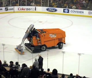 Illustration for article titled Boston Bruins First To Adopt Five-Blade Technology